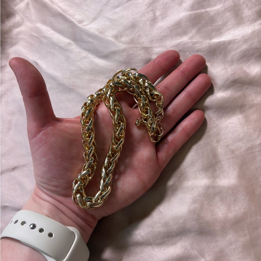 Elegant Gold Chain Necklace